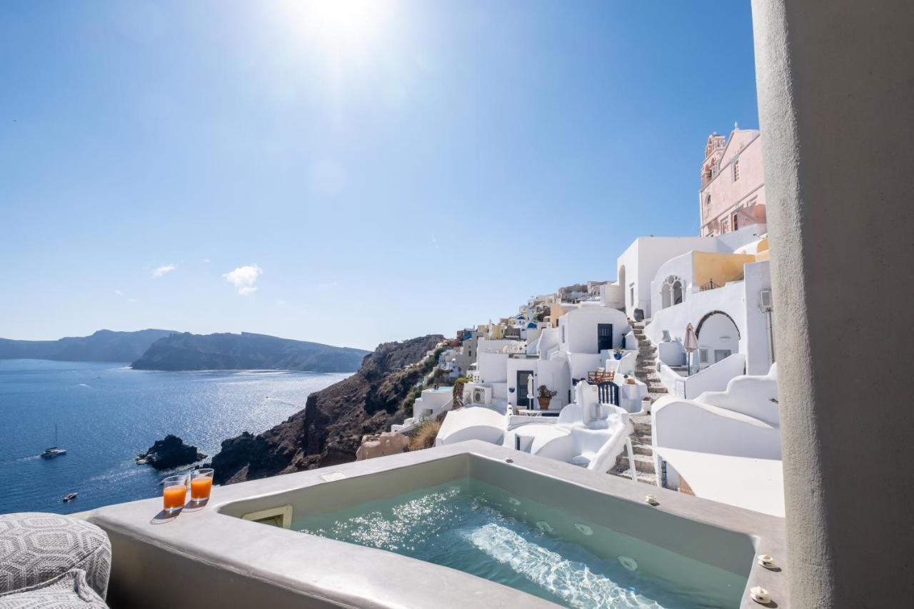 Santoroia Luxury Suites By Caldera Houses ภายนอก รูปภาพ