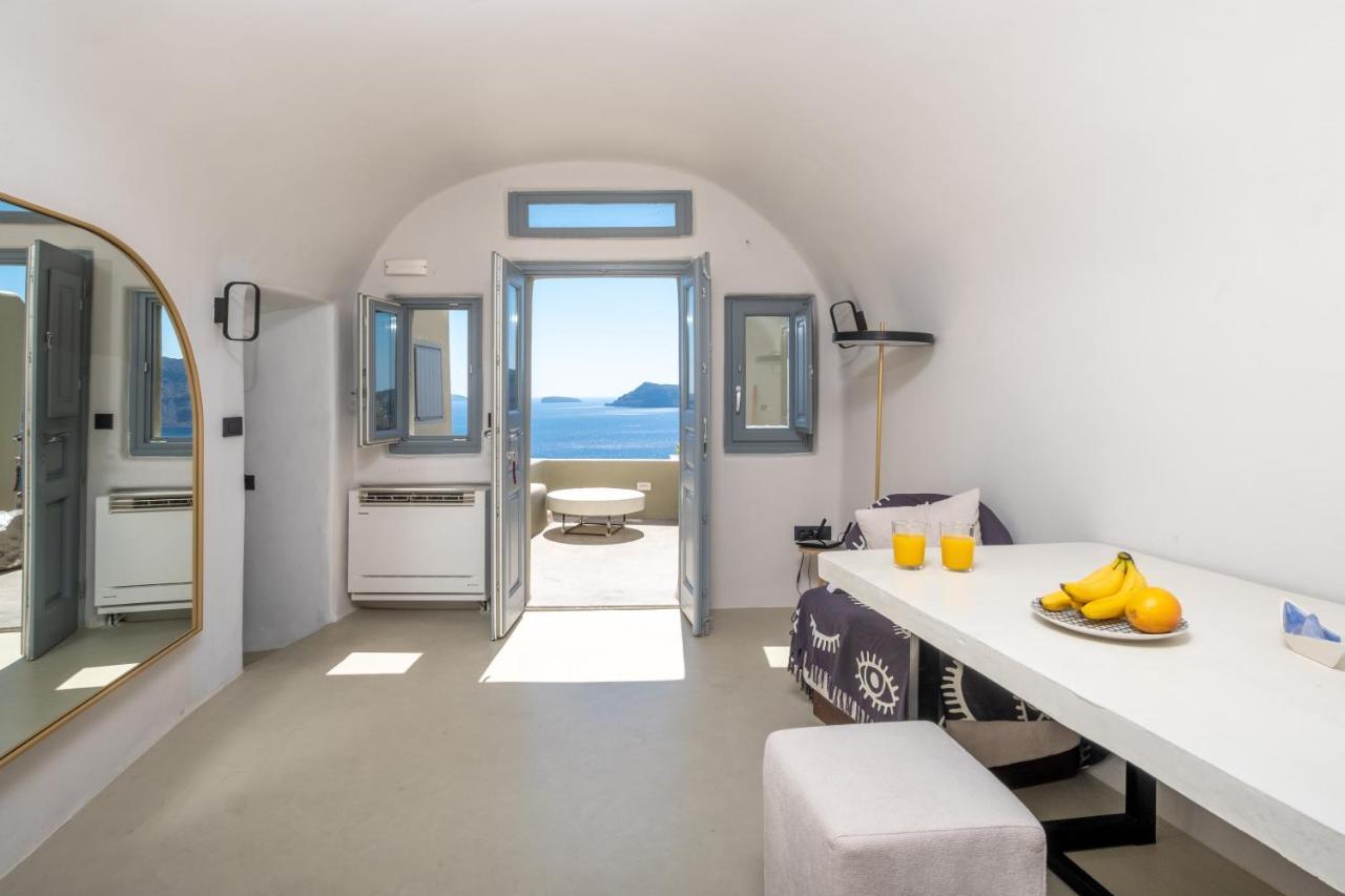Santoroia Luxury Suites By Caldera Houses ภายนอก รูปภาพ