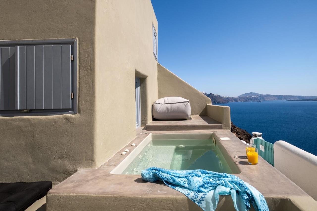 Santoroia Luxury Suites By Caldera Houses ภายนอก รูปภาพ