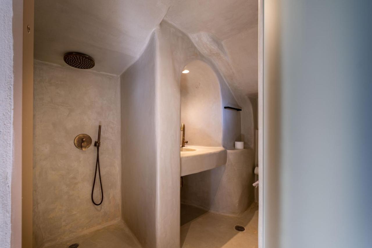 Santoroia Luxury Suites By Caldera Houses ภายนอก รูปภาพ