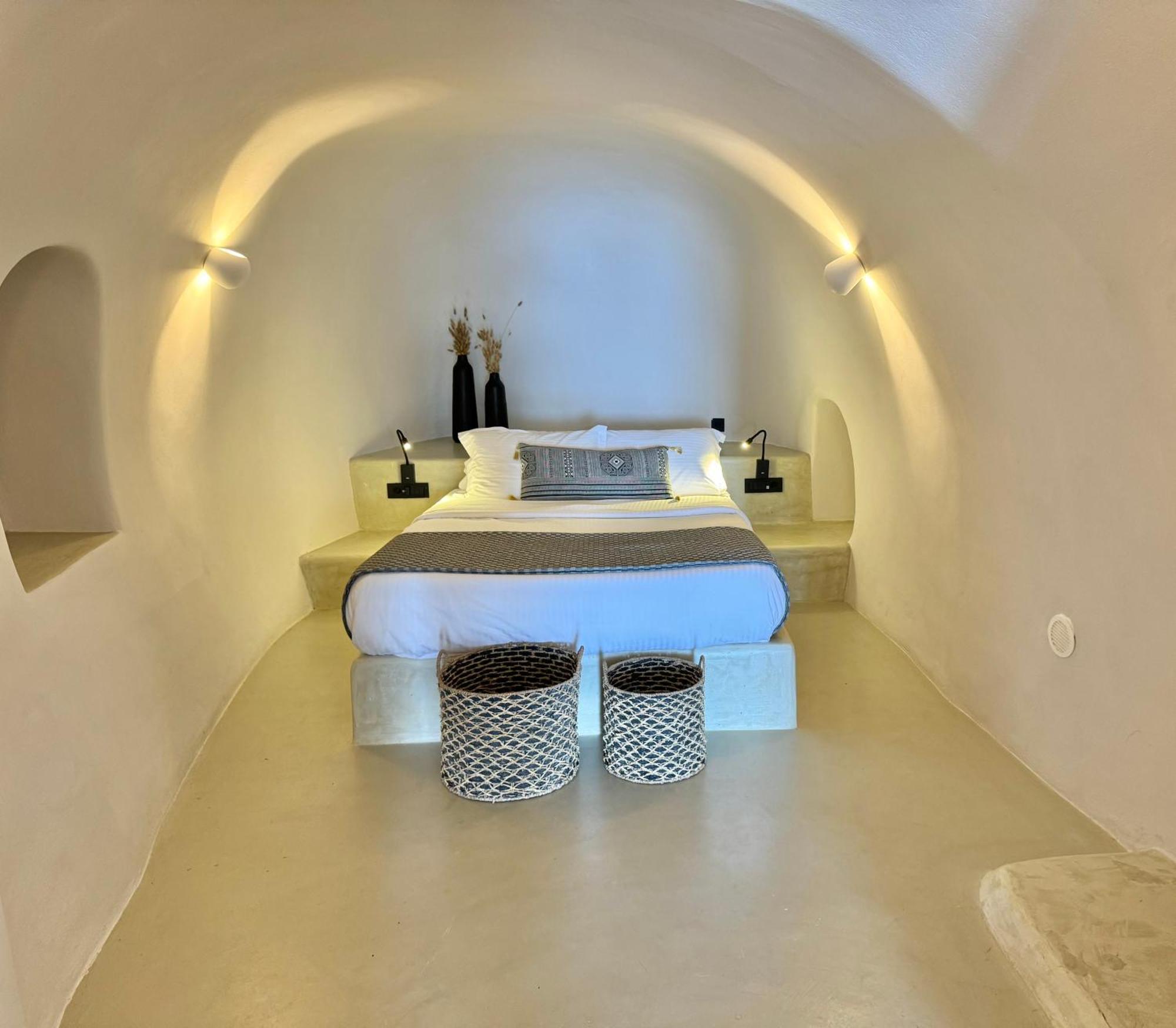 Santoroia Luxury Suites By Caldera Houses ภายนอก รูปภาพ