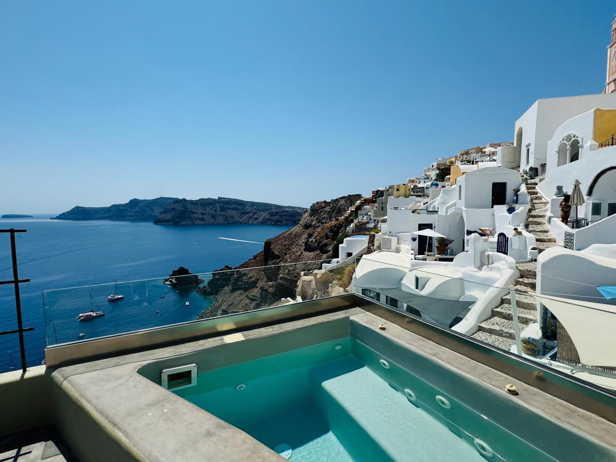Santoroia Luxury Suites By Caldera Houses ภายนอก รูปภาพ